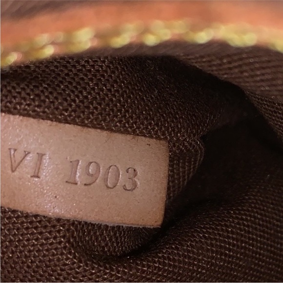 Louis Vuitton Alma Handbag - Picture 7 of 15